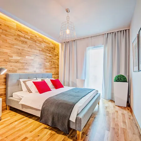 Mira 11 Poznan Old Town & Parking شقة بوزنان