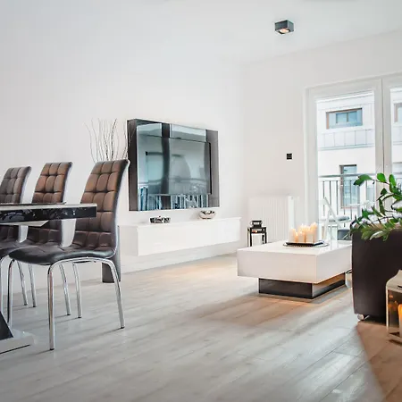 Mira 11 Poznan Old Town & Parking شقة بوزنان