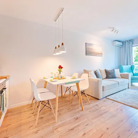 Mira 11 Poznan Old Town & Parking Апартаменти