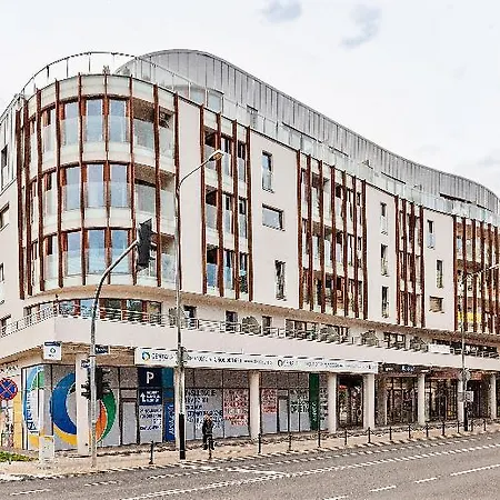 Mira 11 Poznan Old Town & Parking Познань